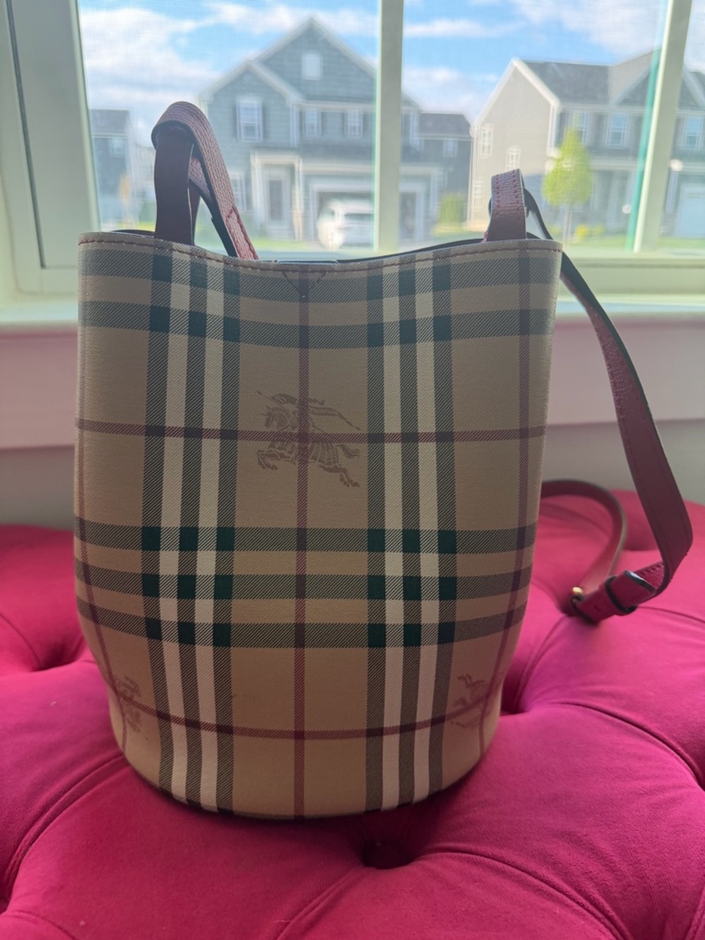 Classic Plaid Bucket Bag in Beige and Red - Picture 3 of 5